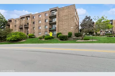 601 W Huntington Comm Road #305, Mount Prospect, IL 60056 - Photo 1