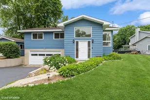 4321 Bayview Dr, Crystal Lake, IL 60014 - Photo 1