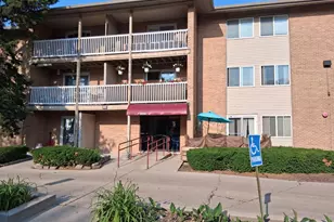 930 Beau Dr, Des Plaines, IL 60016 - Photo 1