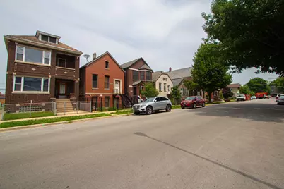 1044 W 34th Place, Chicago, IL 60608 - Photo 1