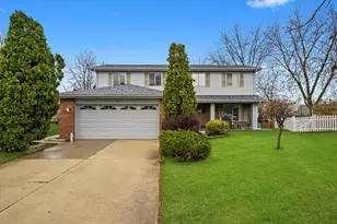 3 Lorraine Ave, Woodridge, IL 60517 - Photo 1