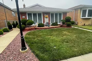 10752 S Ave E, Chicago, IL 60617 - Photo 1