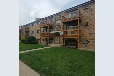 5117 N East River Road #1A, Chicago, IL 60656 - Photo 1