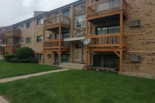 5117 N East River Rd, Chicago, IL 60656 - Photo 1