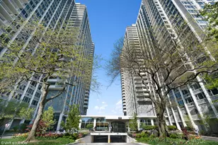 4250 N Marine Dr, Chicago, IL 60613 - Photo 1