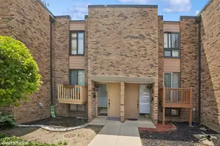 1537 Sycamore Pl, Schaumburg, IL 60173 - Photo 1