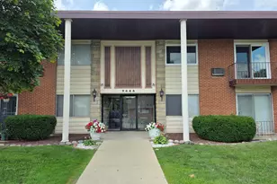 9446 Dee Rd, Des Plaines, IL 60016 - Photo 1