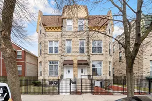 3612 S Prairie Ave, Chicago, IL 60653 - Photo 1