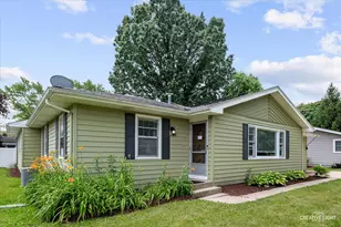 306 Hillside Pl, North Aurora, IL 60542 - Photo 1