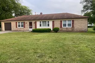 1415 Lakewood Dr, Mendota, IL 61342 - Photo 1