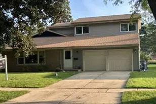 1106 W Milburn Ave, Mount Prospect, IL 60056 - Photo 1