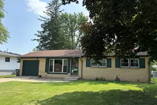 926 Marion Ln, Ottawa, IL 61350 - Photo 1