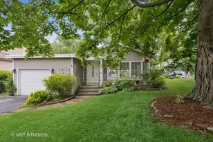 406 E Tower Dr, Tower Lakes, IL 60010 - Photo 1