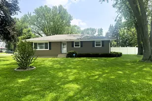 1517 Juniper Ln, Machesney Park, IL 61115 - Photo 1