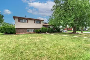 1795 W Jo Ann Ln, Addison, IL 60101 - Photo 1
