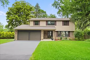 1738 E Jonquil Terrace, Arlington Heights, IL 60004 - Photo 1