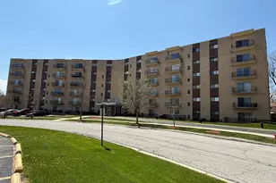 18400 Cherry Creek Dr, Homewood, IL 60430 - Photo 1