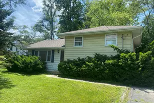 22W080 Valleyview Dr, Glen Ellyn, IL 60137 - Photo 1