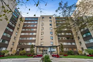 6300 N Sheridan Rd, Chicago, IL 60660 - Photo 1