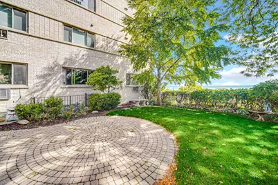 1050 W Columbia Avenue #3F, Chicago, IL 60626 - Photo 1