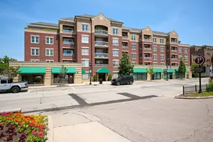 570 Crescent Blvd, Glen Ellyn, IL 60137 - Photo 1