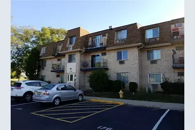 280 Shorewood Drive #1D, Glendale Heights, IL 60139 - Photo 1