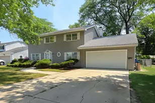 727 N Fordham Ave, Aurora, IL 60506 - Photo 1