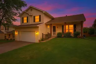 903 Pin Oak Cir, Cary, IL 60013 - Photo 1