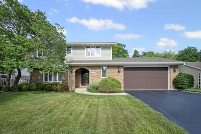 1923 N Carlyle Place, Arlington Heights, IL 60004 - Photo 1
