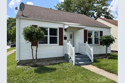 295 S Clinton Avenue, Bradley, IL 60915 - Photo 1