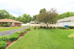 1225 Justine Dr, Kankakee, IL 60901 - Photo 1