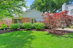 610 S Madison Ave, La Grange, IL 60525 - Photo 1