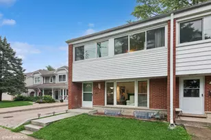 237 S Edgewood Ave, Lombard, IL 60148 - Photo 1