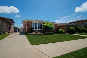 3923 W 101st Pl, Chicago, IL 60655 - Photo 1