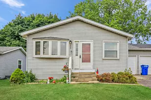 626 Dean Dr, South Elgin, IL 60177 - Photo 1