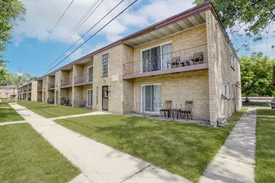 5810 107th Court Way, Chicago Ridge, IL 60415 - Photo 1