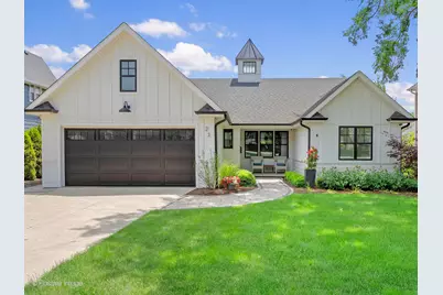 23 Chestnut Avenue, Clarendon Hills, IL 60514 - Photo 1