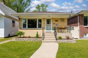 10842 S Sacramento Ave, Chicago, IL 60655 - Photo 1