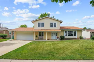 1558 Oregon Trail, Elk Grove Village, IL 60007 - Photo 1