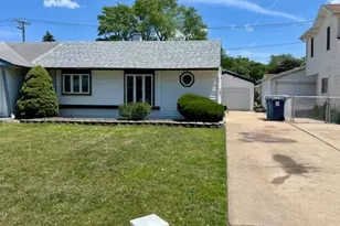 8933 S Komensky Ave, Hometown, IL 60456 - Photo 1