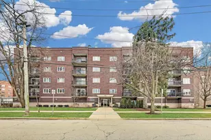 1433 Perry St, Des Plaines, IL 60016 - Photo 1
