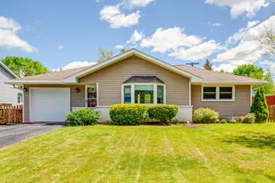 2422 E Grand Ave, Lindenhurst, IL 60046 - Photo 1