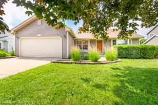 1043 Plum Tree Dr, Crystal Lake, IL 60014 - Photo 1