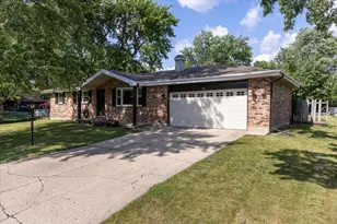 113 Poplar Rd, Yorkville, IL 60560 - Photo 1
