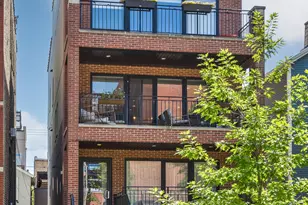 1011 N Winchester Ave, Chicago, IL 60622 - Photo 1