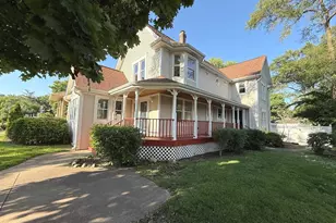 261 N Evergreen Ave, Elmhurst, IL 60126 - Photo 1