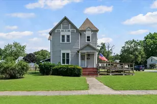 543 E Orleans St, Paxton, IL 60957 - Photo 1