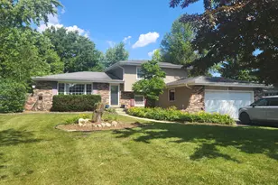 604 Parkshore Dr, Shorewood, IL 60404 - Photo 1