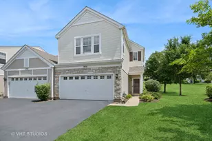 1936 Cobblestone Dr, Carpentersville, IL 60110 - Photo 1