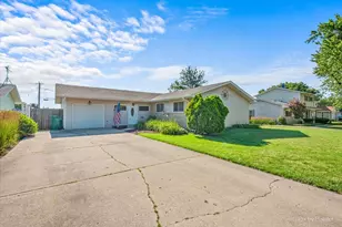 1011 S Edson Ave, Lombard, IL 60148 - Photo 1